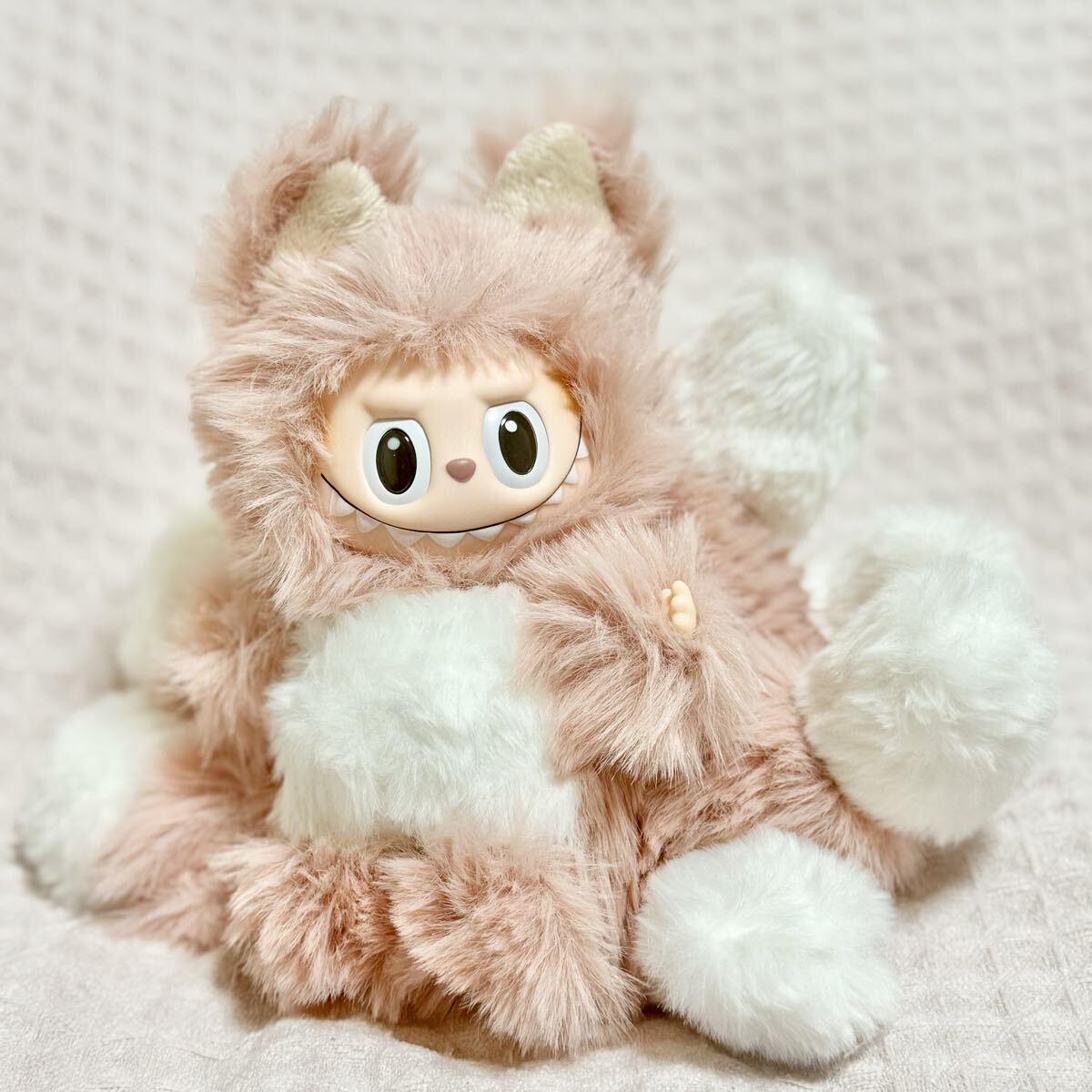 Yahoo!オークション - LABUBU ラブブ 海外製カスタムモデル 九尾 ピン