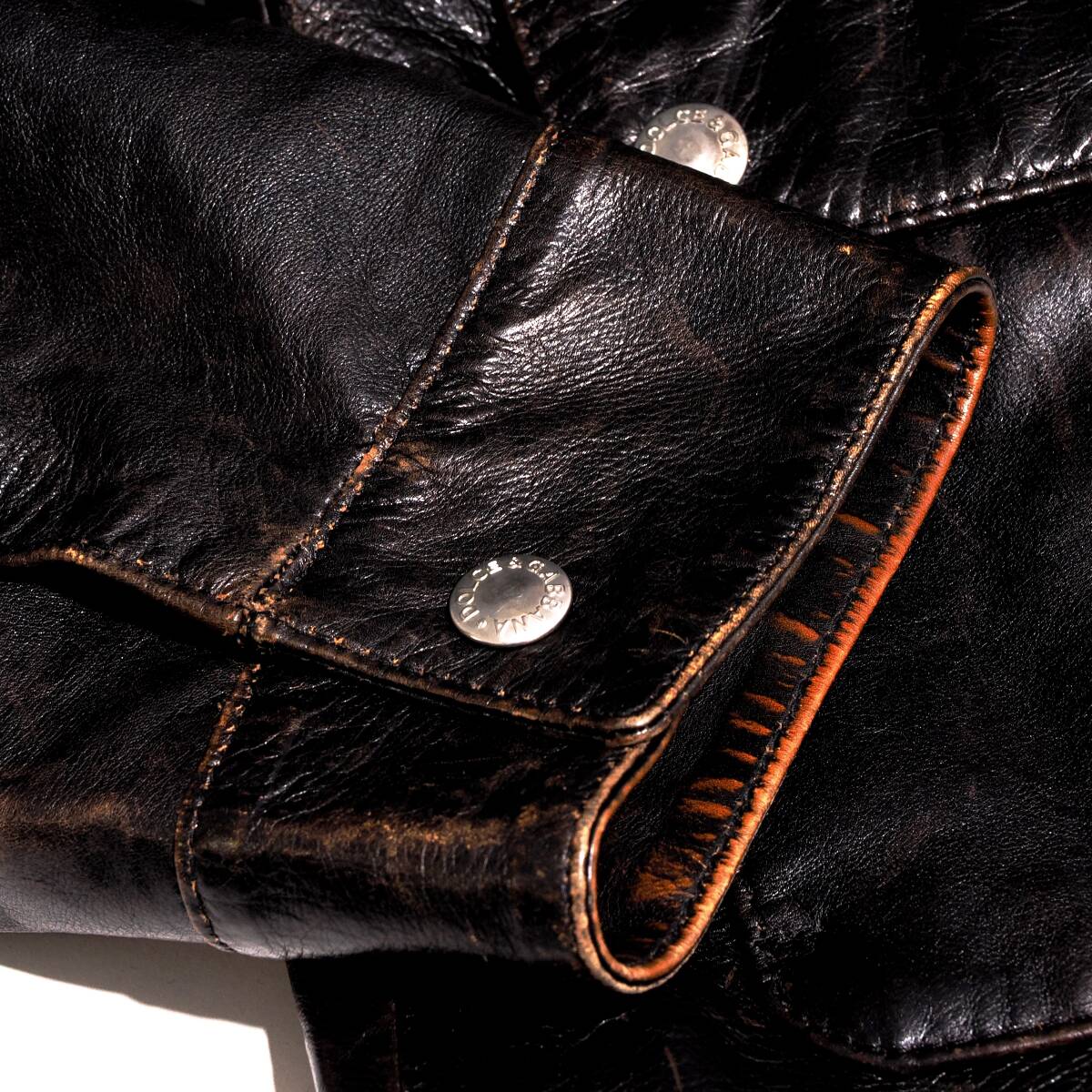 極上の茶芯レザー エイジング加工 「ドルチェ＆ガッバーナ」レザー