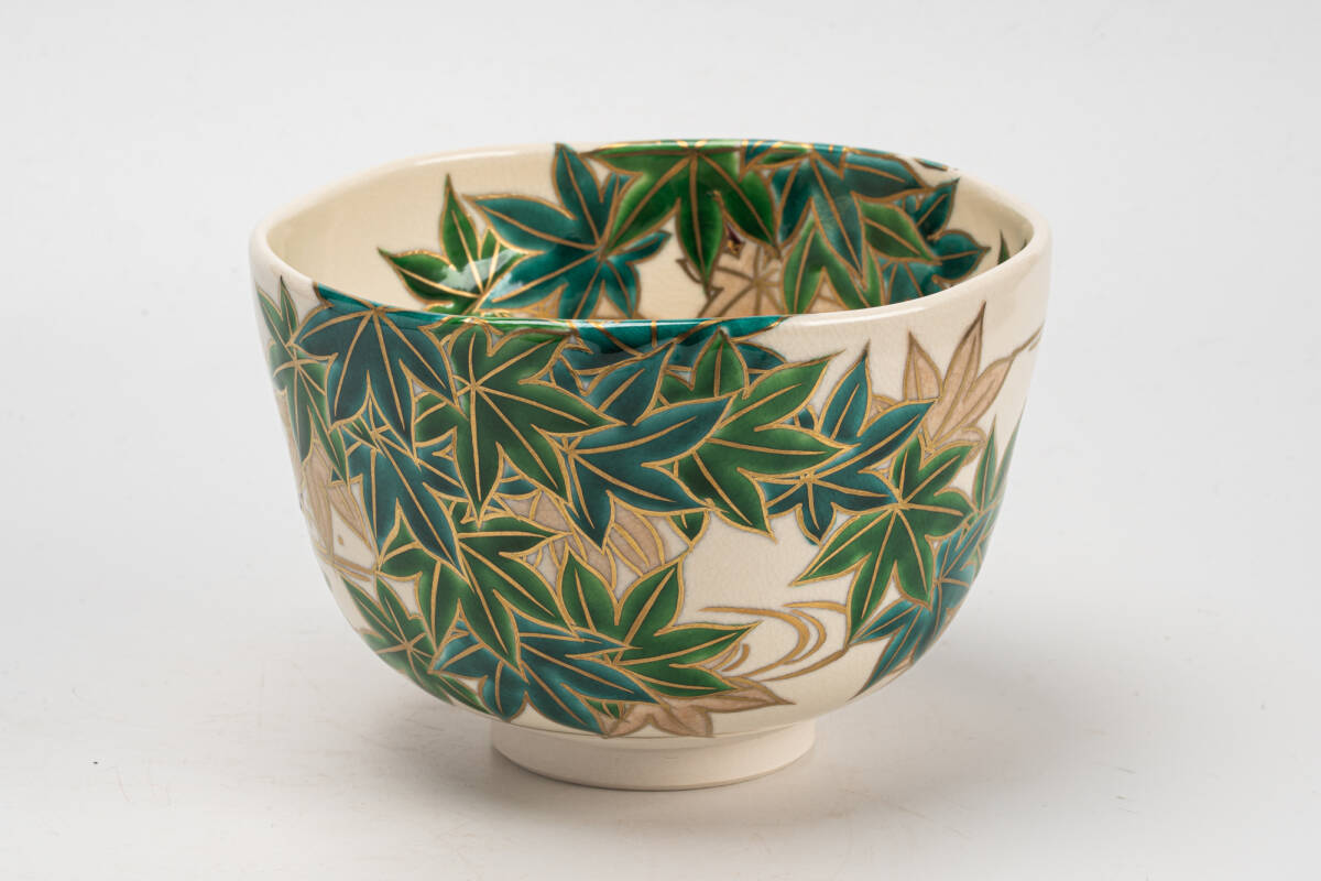 清閑寺窯 杉田祥平造 色絵青楓流水ノ画 茶碗「茶道具・抹茶茶碗」共箱
