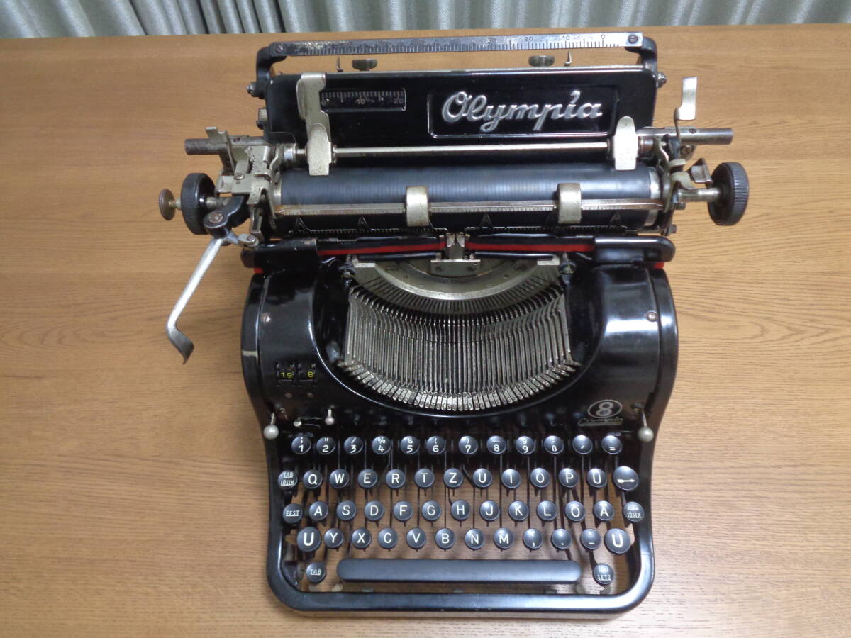 実働品 Olympia8 オリンピアタイプライター QWERTYZ配列ドイツ仕様