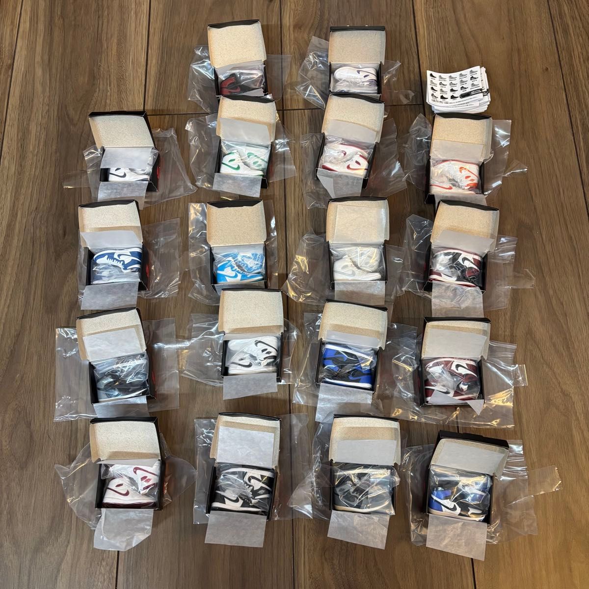 ナイキ エアジョーダン1 ガチャ 全種類18個セット シークレット