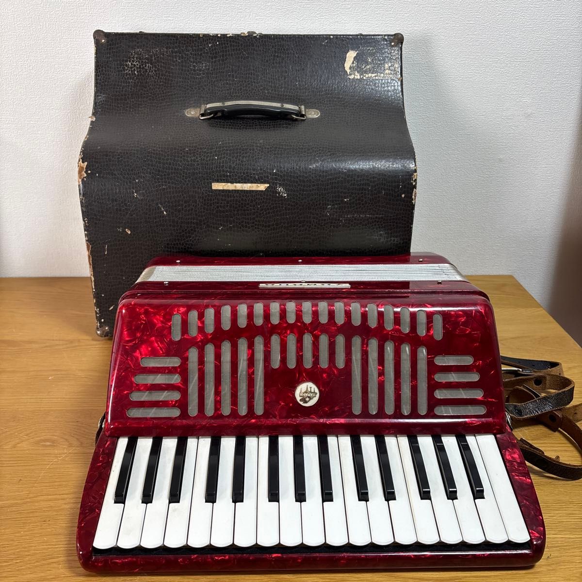 良品〛✦YAMAHA アコーディオン 25鍵盤 赤 ストラップ付 8905✦ 良品