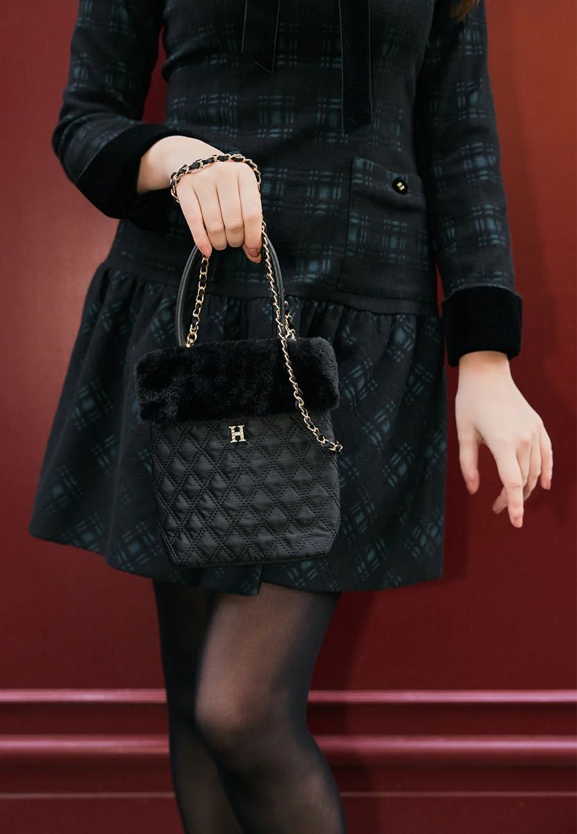 新品未開封】Herlipto Diamond Quilted Chain Bag｜Yahoo!フリマ（旧