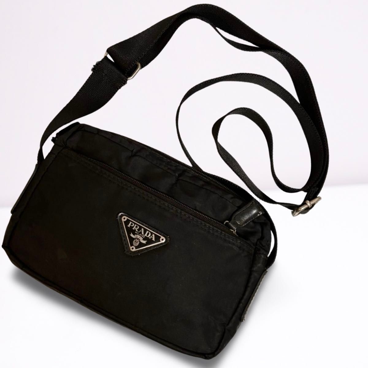 PRADA プラダ カメラバッグ ショルダーバッグ サコッシュ 肩掛け 斜め