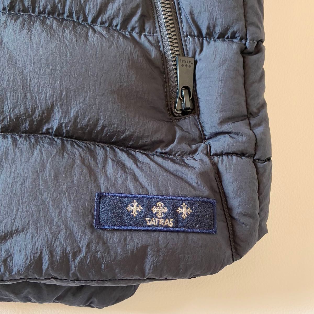 TATRAS タトラス ダウンベスト フード 2way クローネ 濃紺｜Yahoo