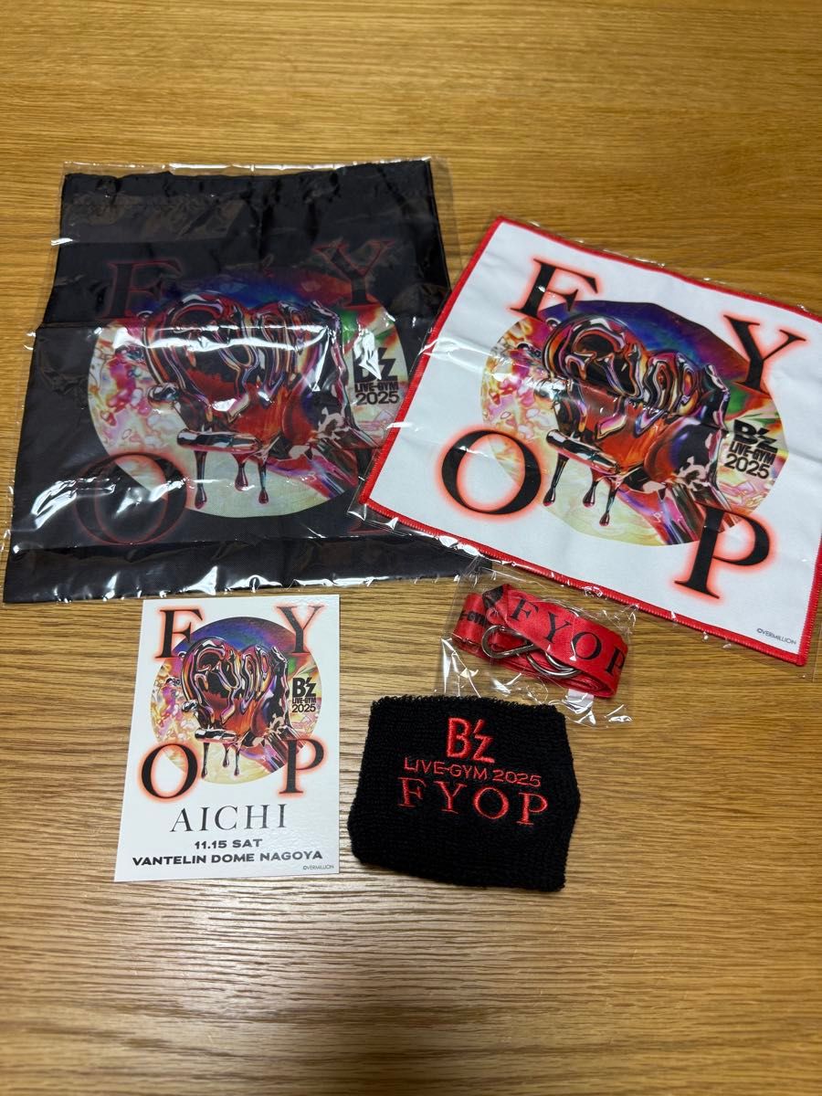 B'z LIVE-GYM 2025 FYOPのガチャガチャ4点セットとAICHI 11月15日ロゴ
