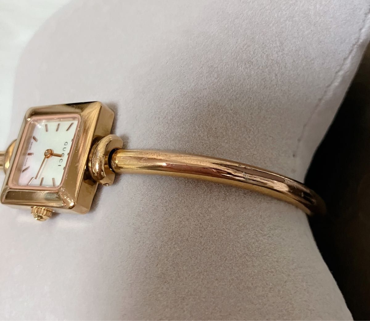 GUCCI グッチ 1900L スクエア バングル ウォッチ ゴールド 腕時計