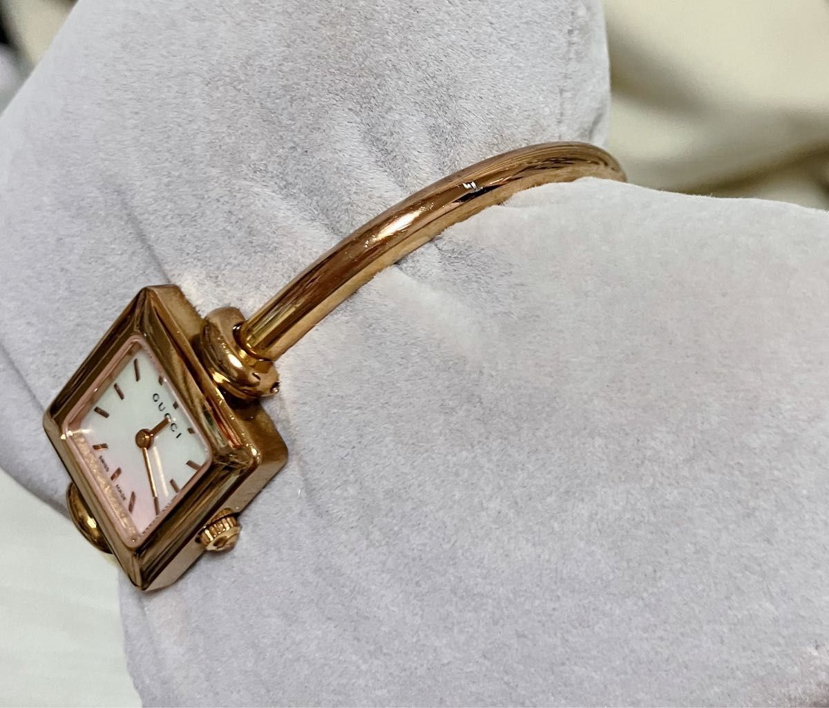 GUCCI グッチ 1900L スクエア バングル ウォッチ ゴールド 腕時計