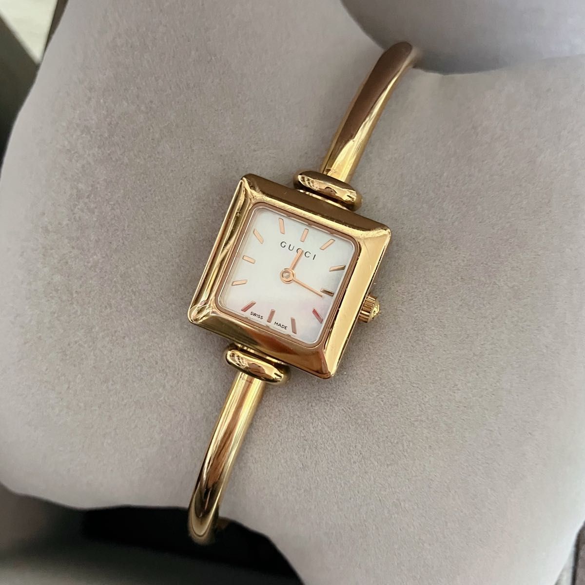GUCCI グッチ 1900L スクエア バングル ウォッチ ゴールド 腕時計