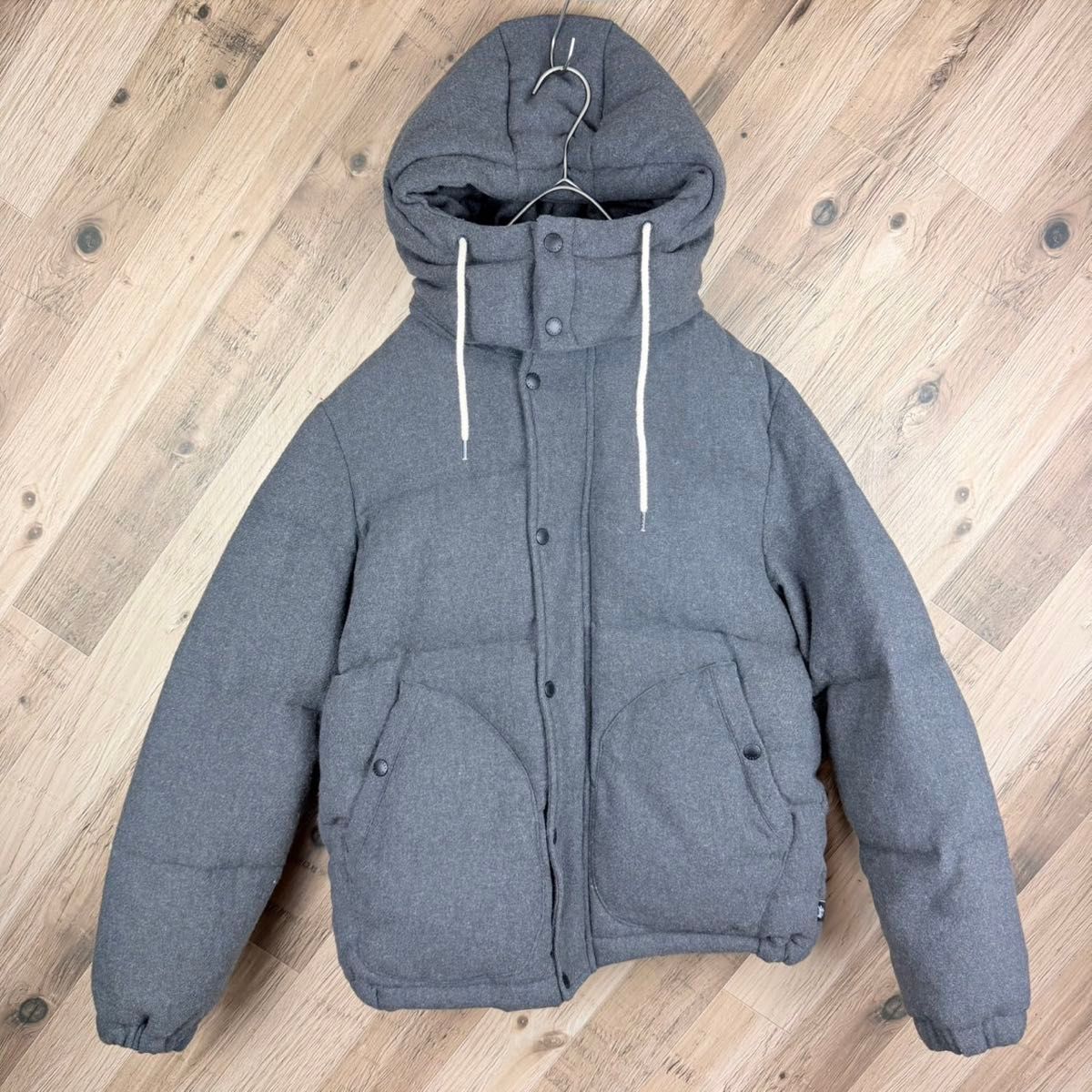 希少 stussy ステューシー ダウンジャケット 刺繍ロゴ グレー Mサイズ