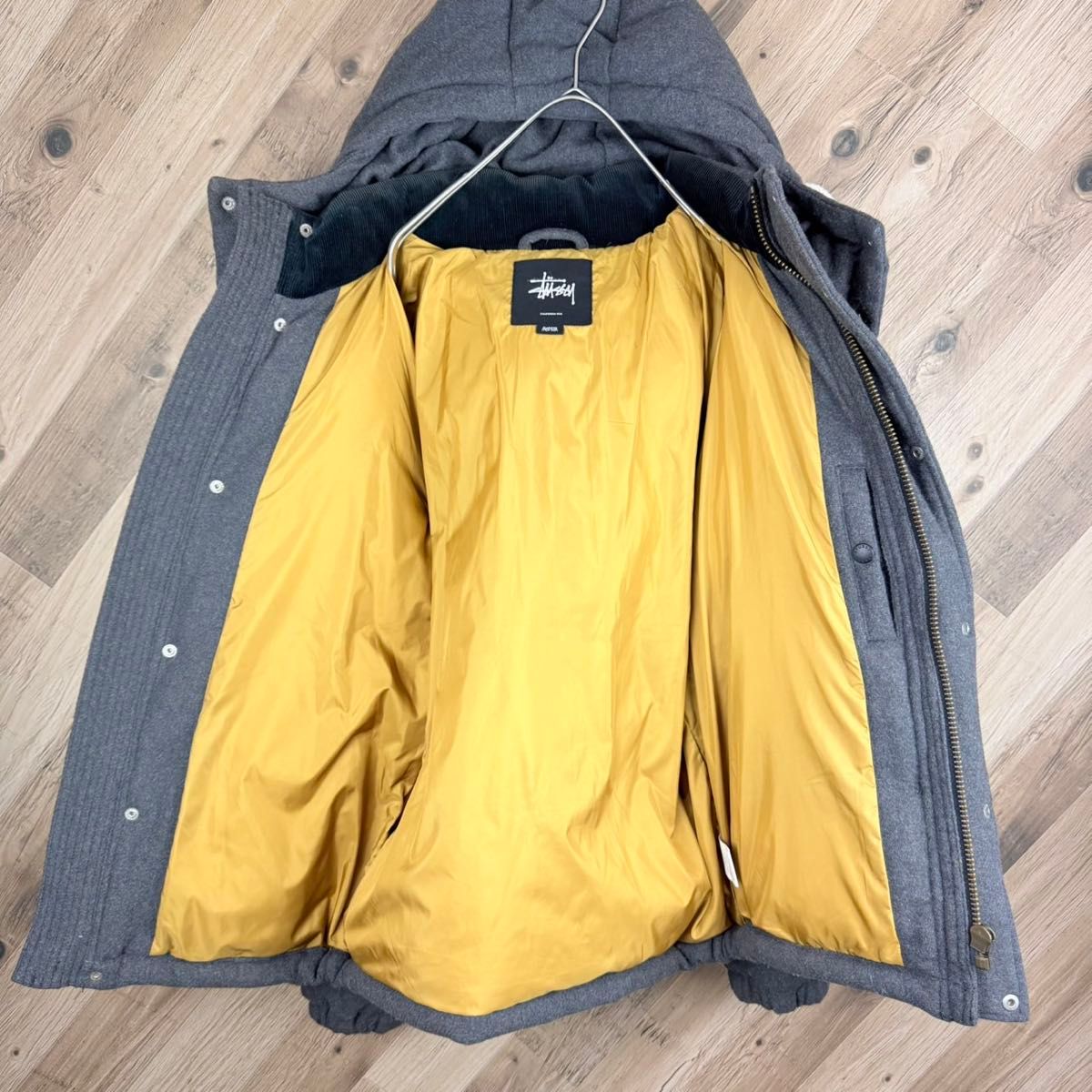 希少 stussy ステューシー ダウンジャケット 刺繍ロゴ グレー Mサイズ