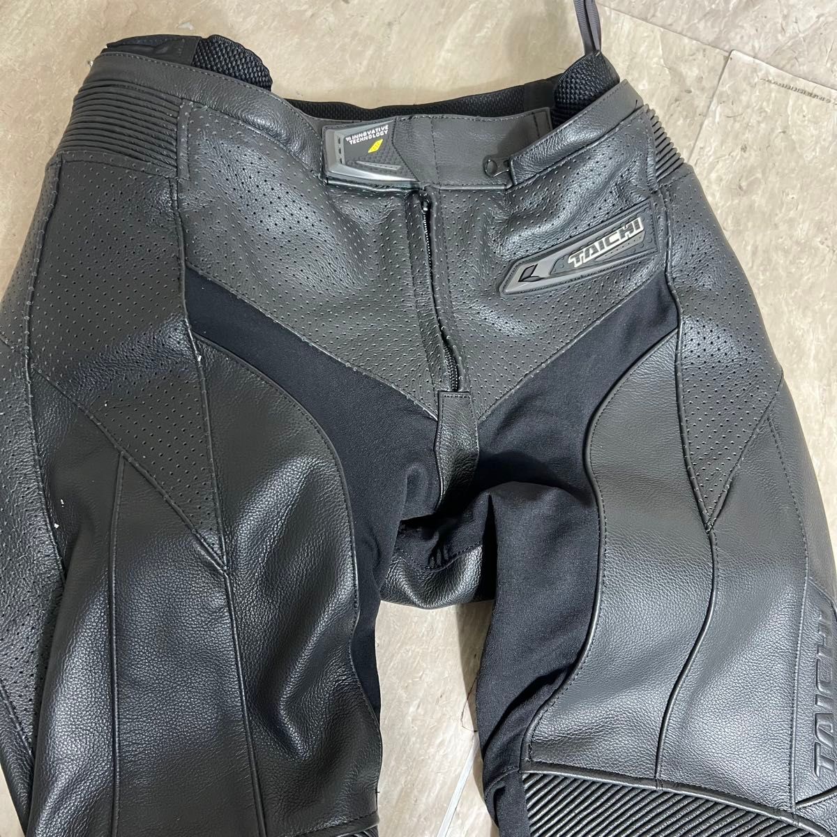 入手困難 廃盤 RSタイチ RSY817 ブーツアウト ベンテッド レザーパンツ