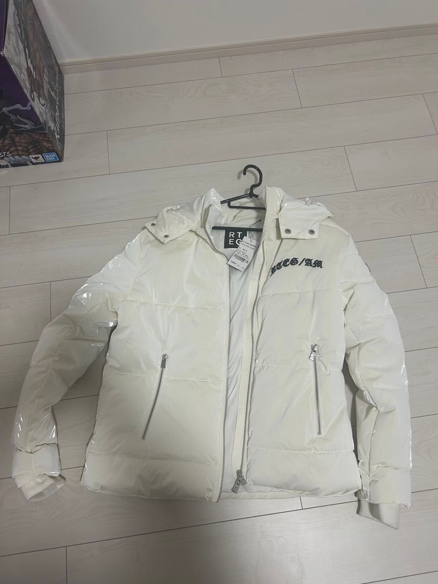 アダムスジャグラー 完売品 ダウンジャケット ホワイト｜Yahoo!フリマ