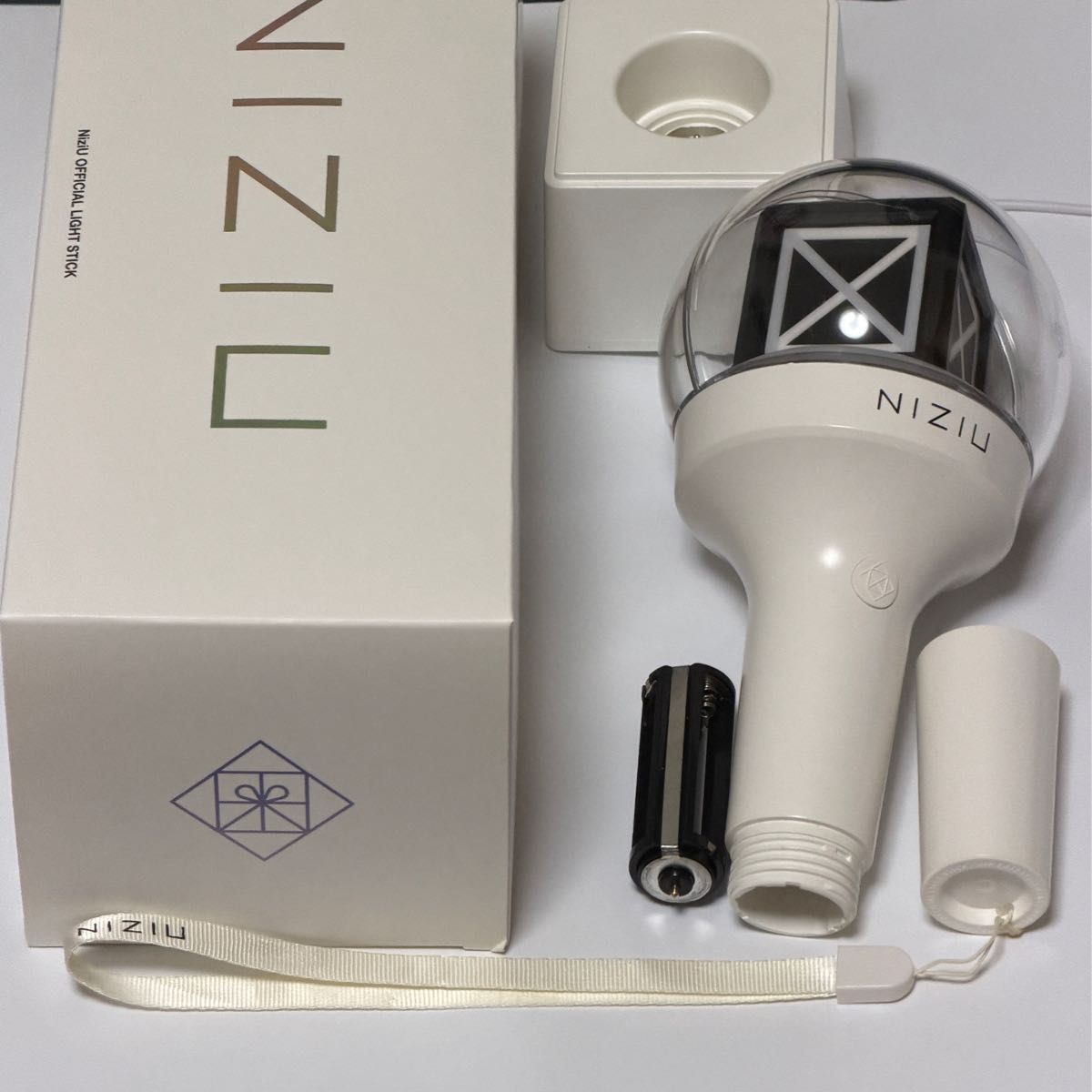 NiziU ペンライト 中古品 LIGHT STICK ライトスティック 公式 ニジュー