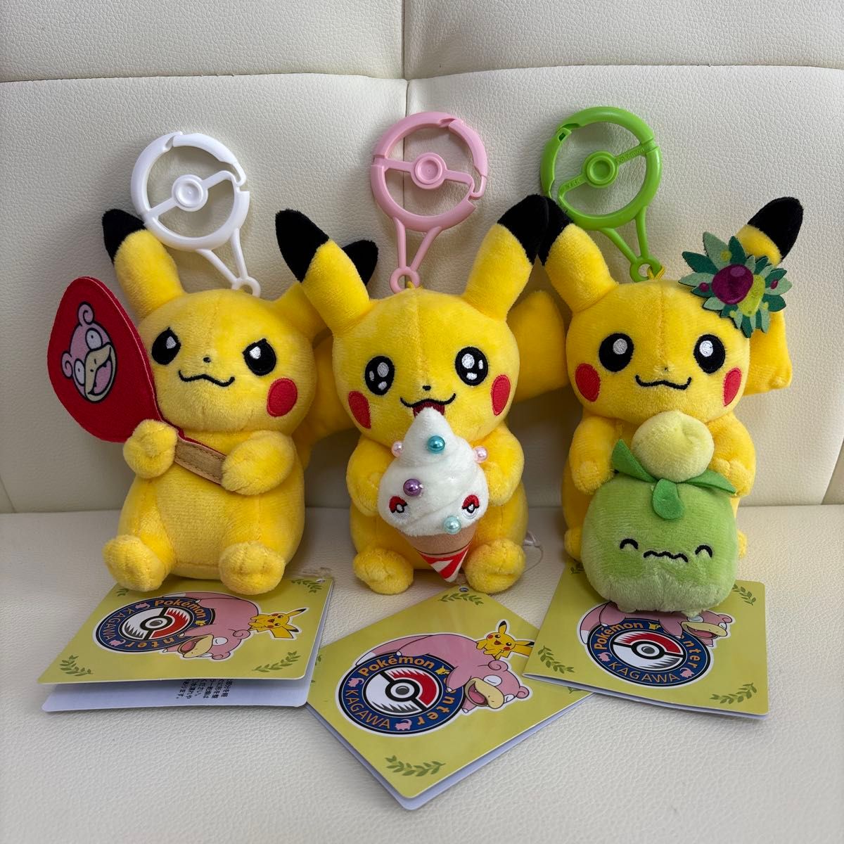 新品タグ付き】ポケモンセンターカガワ ピカチュウ カラビナ付き