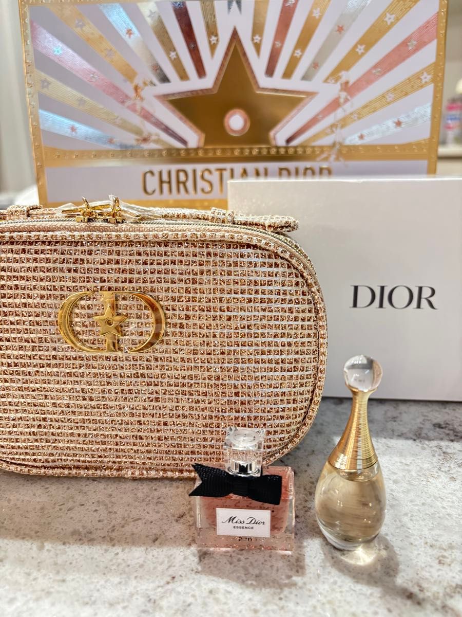 新品未使用】ディオール クリスマスオファー ポーチ＋香水2点 Dior