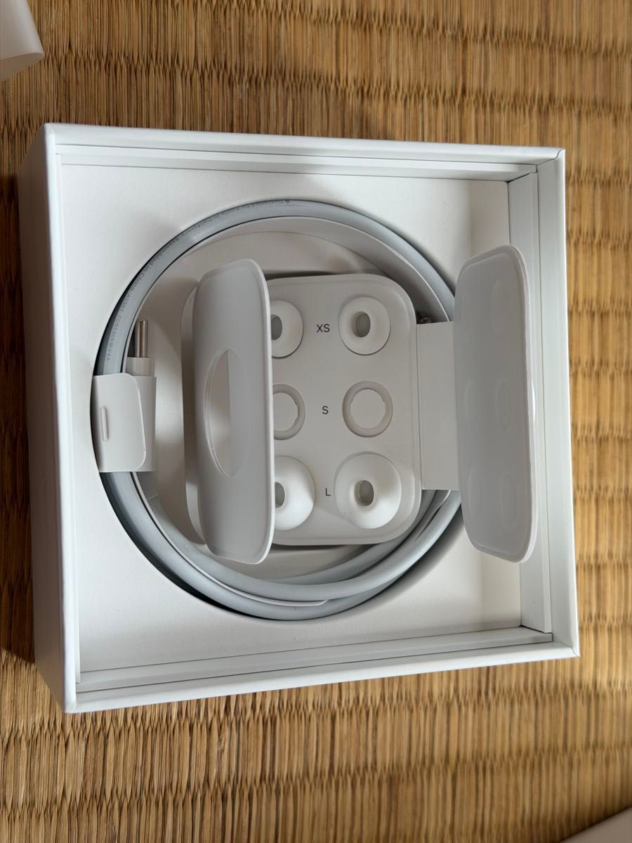AirPods Pro（第2世代） MQD83J/A 正規品 アップル純正 ライトニング