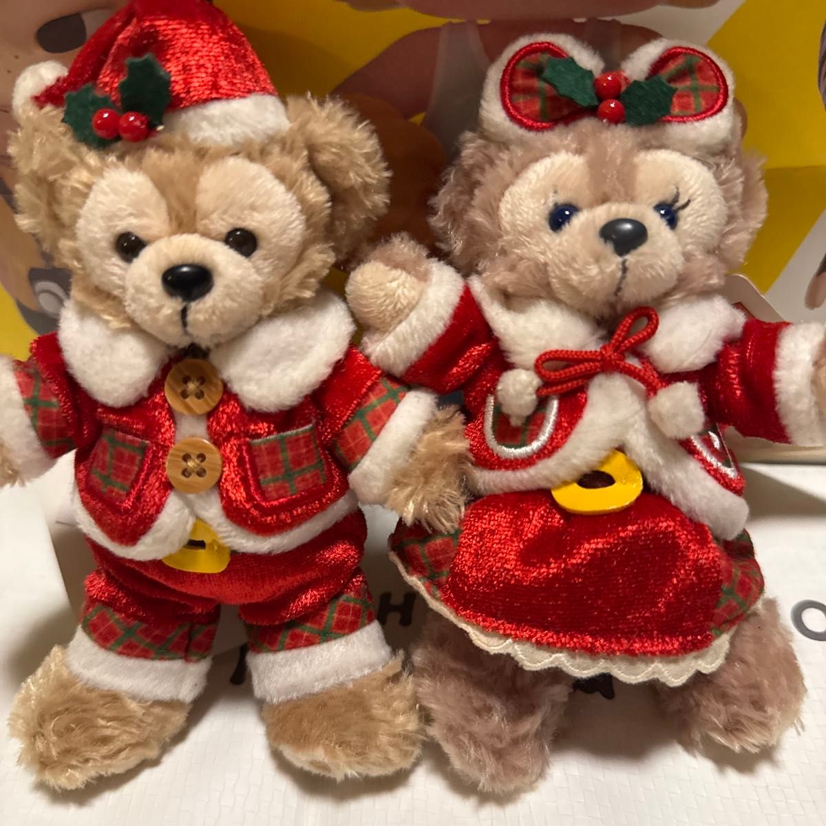 美品未使用タグ付き ダッフィー シェリーメイ ぬいぐるみバッジ