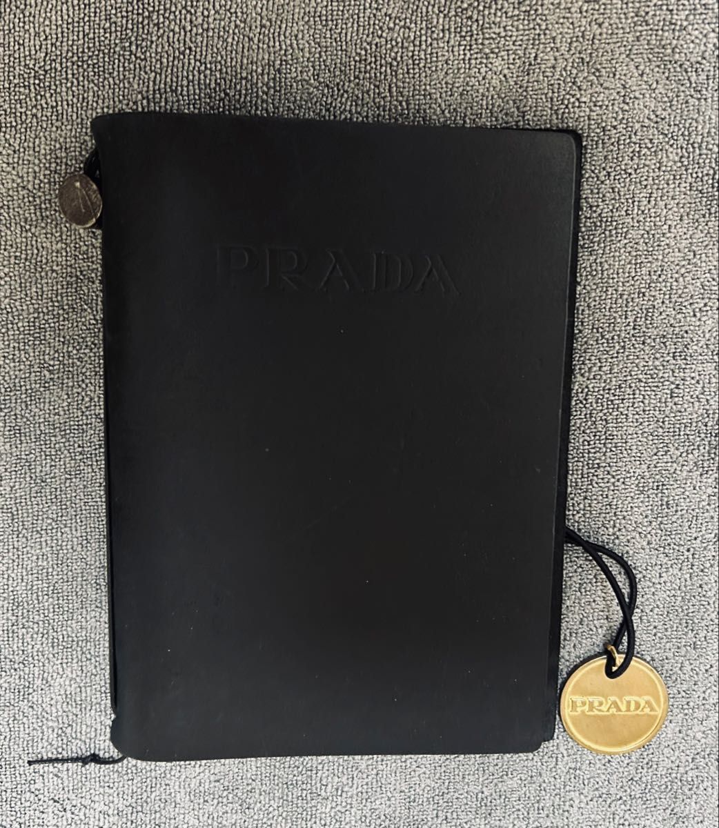 PRADA プラダ トラベラーズノート パスポートサイズ 黒｜Yahoo!フリマ
