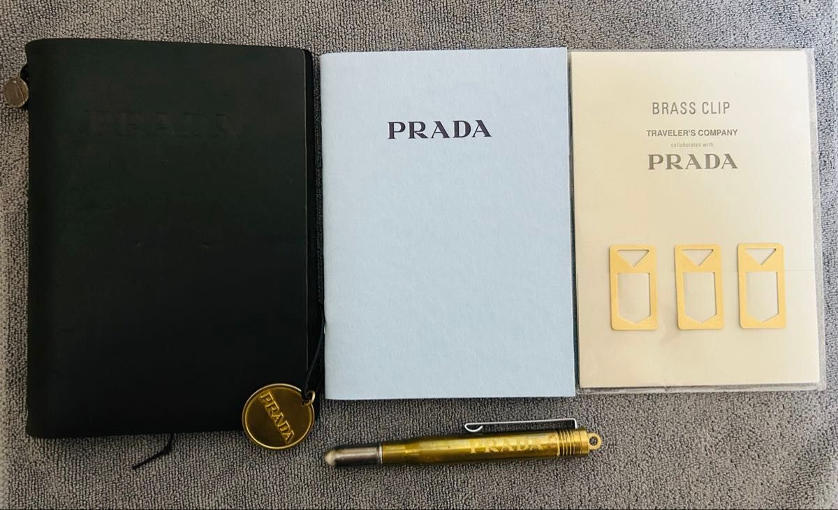 PRADA プラダ トラベラーズノート パスポートサイズ 黒｜Yahoo!フリマ