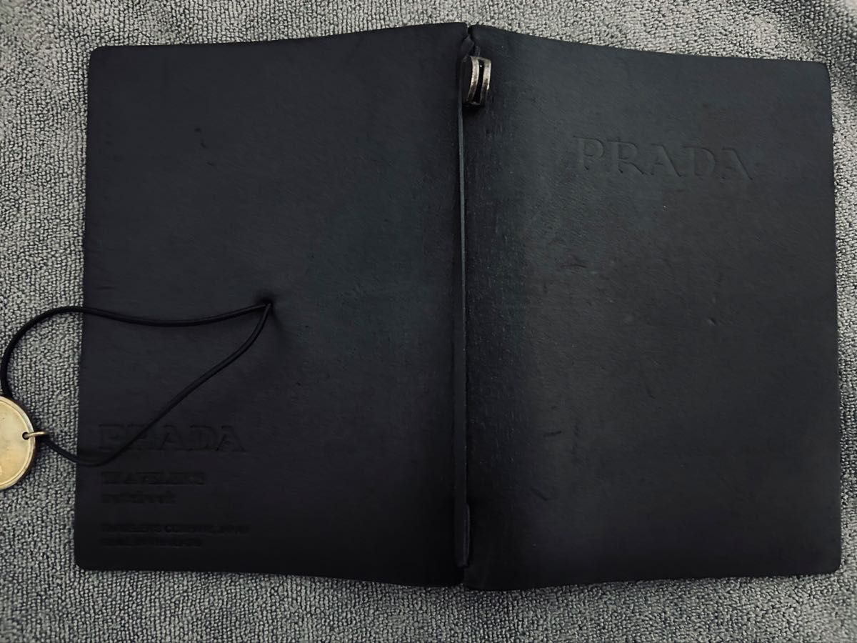 PRADA プラダ トラベラーズノート パスポートサイズ 黒｜Yahoo!フリマ