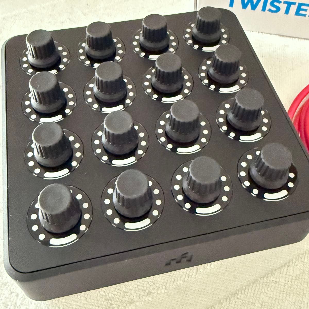 DJ TechTools MIDI FIGHTER TWISTER midiコントローラー ノブ BLACK
