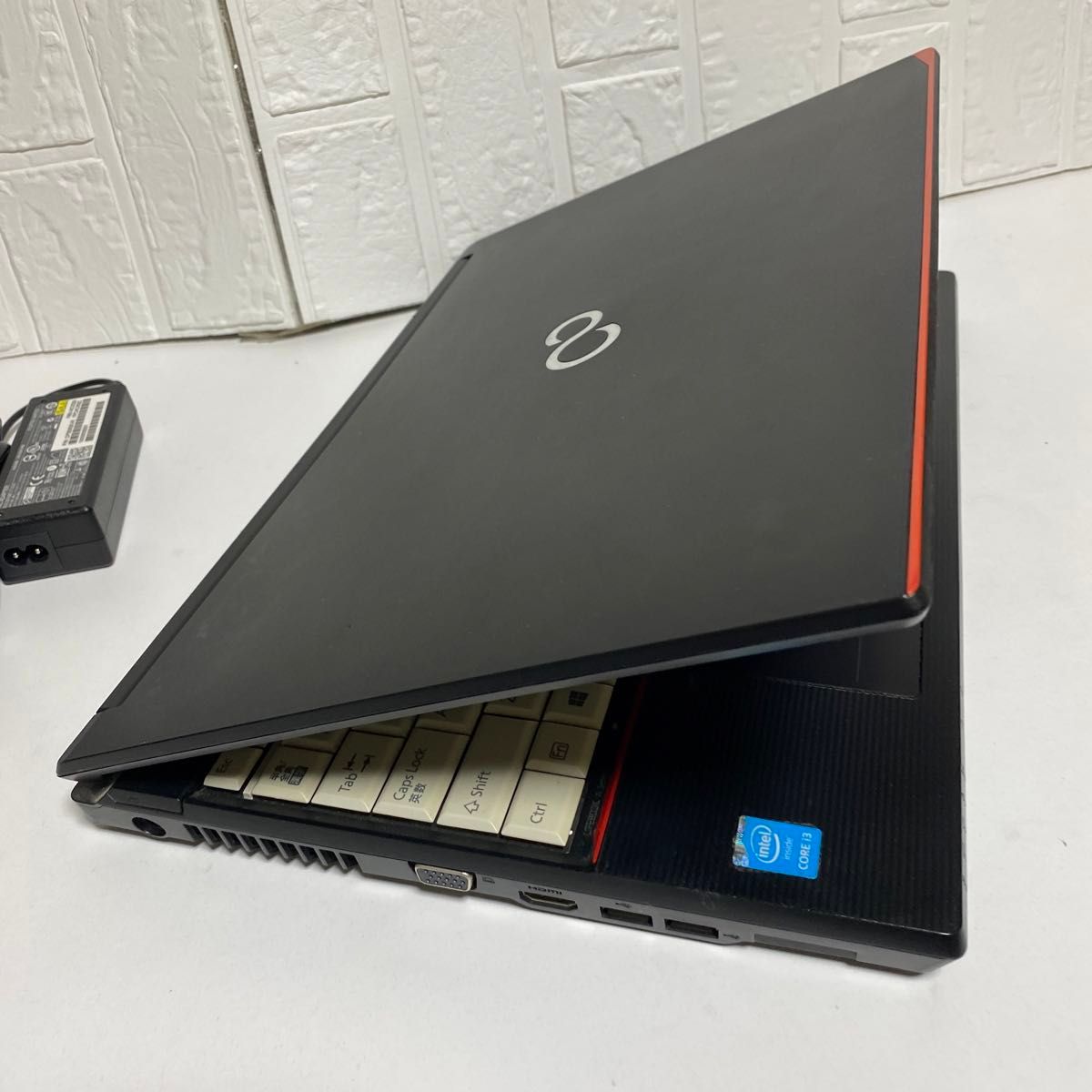 Windows11オフィス2024年入り メモリ8GB SSD 500GB 富士通ノートPC