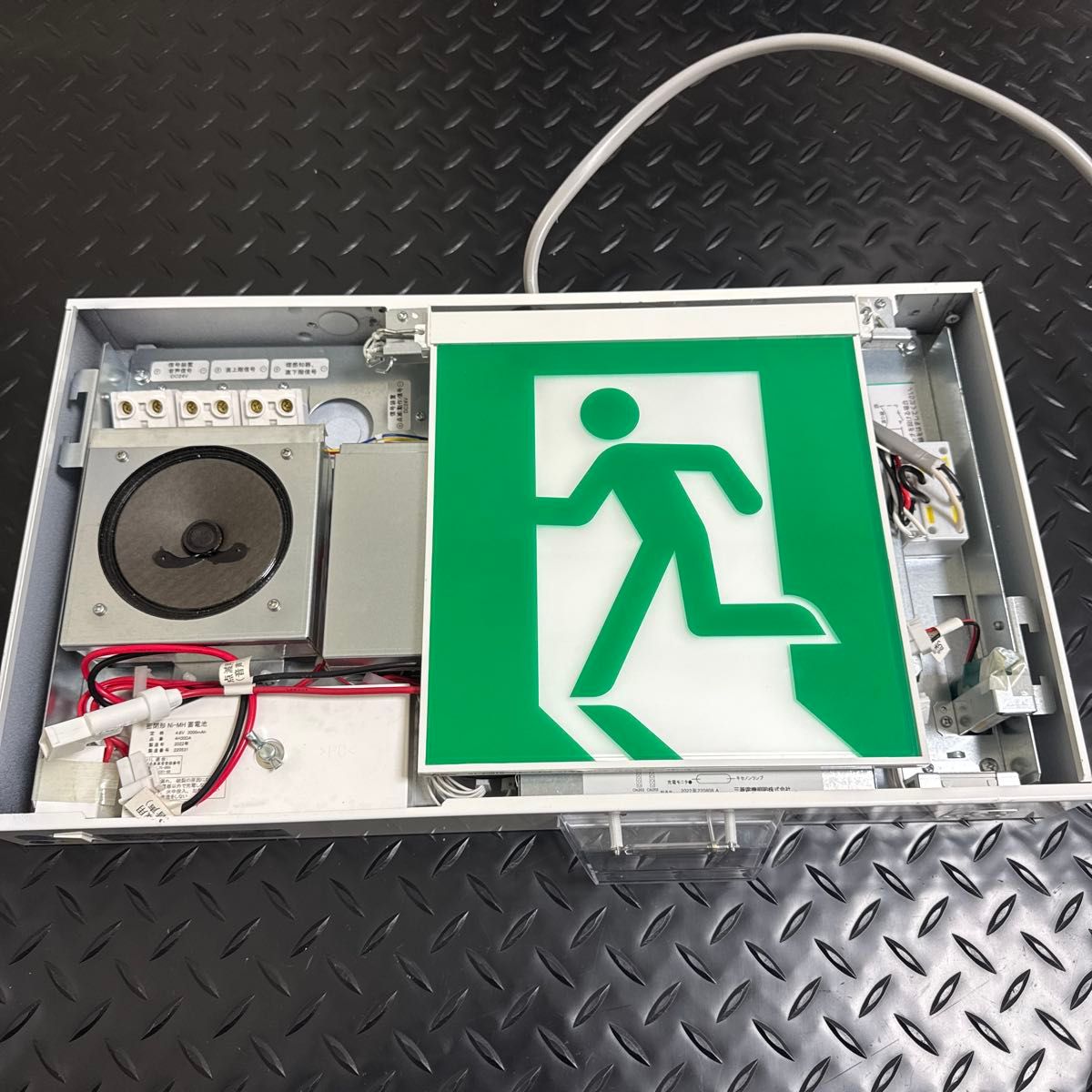 三菱 非常誘導灯 点滅形誘導音装置付 避難口誘導灯 B級BL形 片面灯