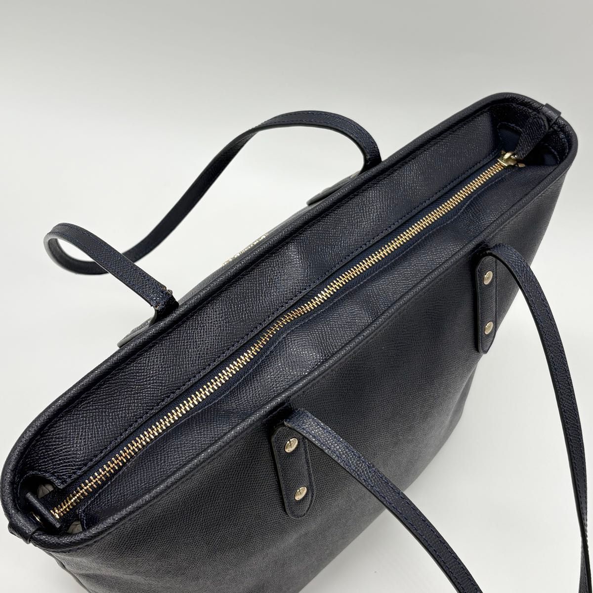 A4収納可 肩掛け COACH コーチ トートバッグ レザー シボ革 ゴールド