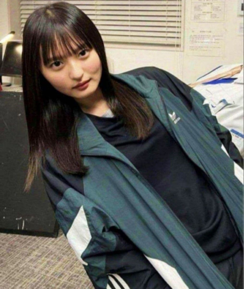 アディダス Rekive緑 トラック ナイロンジャケット 遠藤さくら 男性M