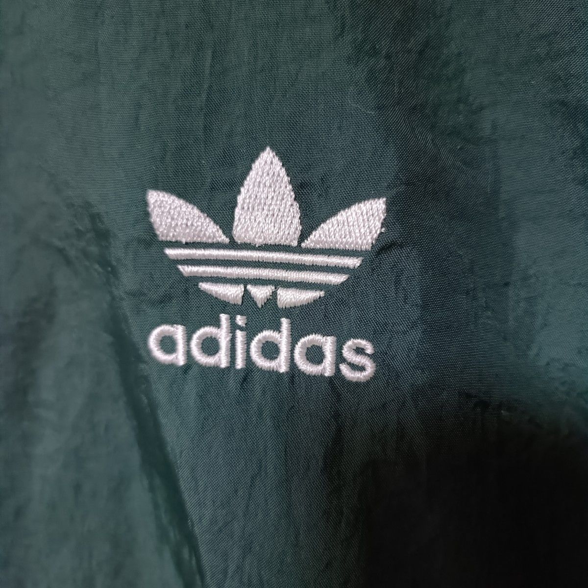 アディダス Rekive緑 トラック ナイロンジャケット 遠藤さくら 男性M