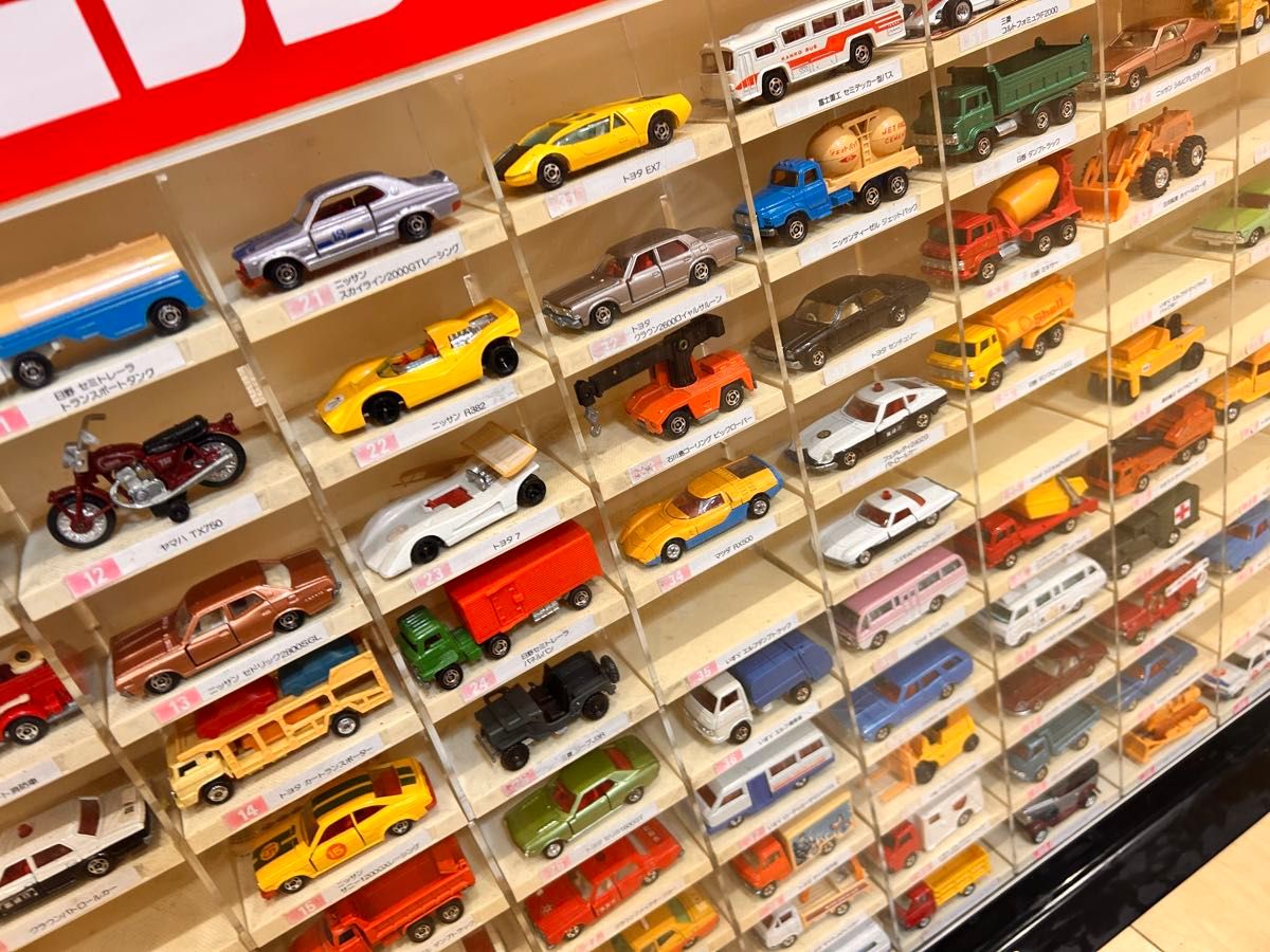 レア トミカ ショーケース 店頭ディスプレイ 80台収納 当時物 レトロ