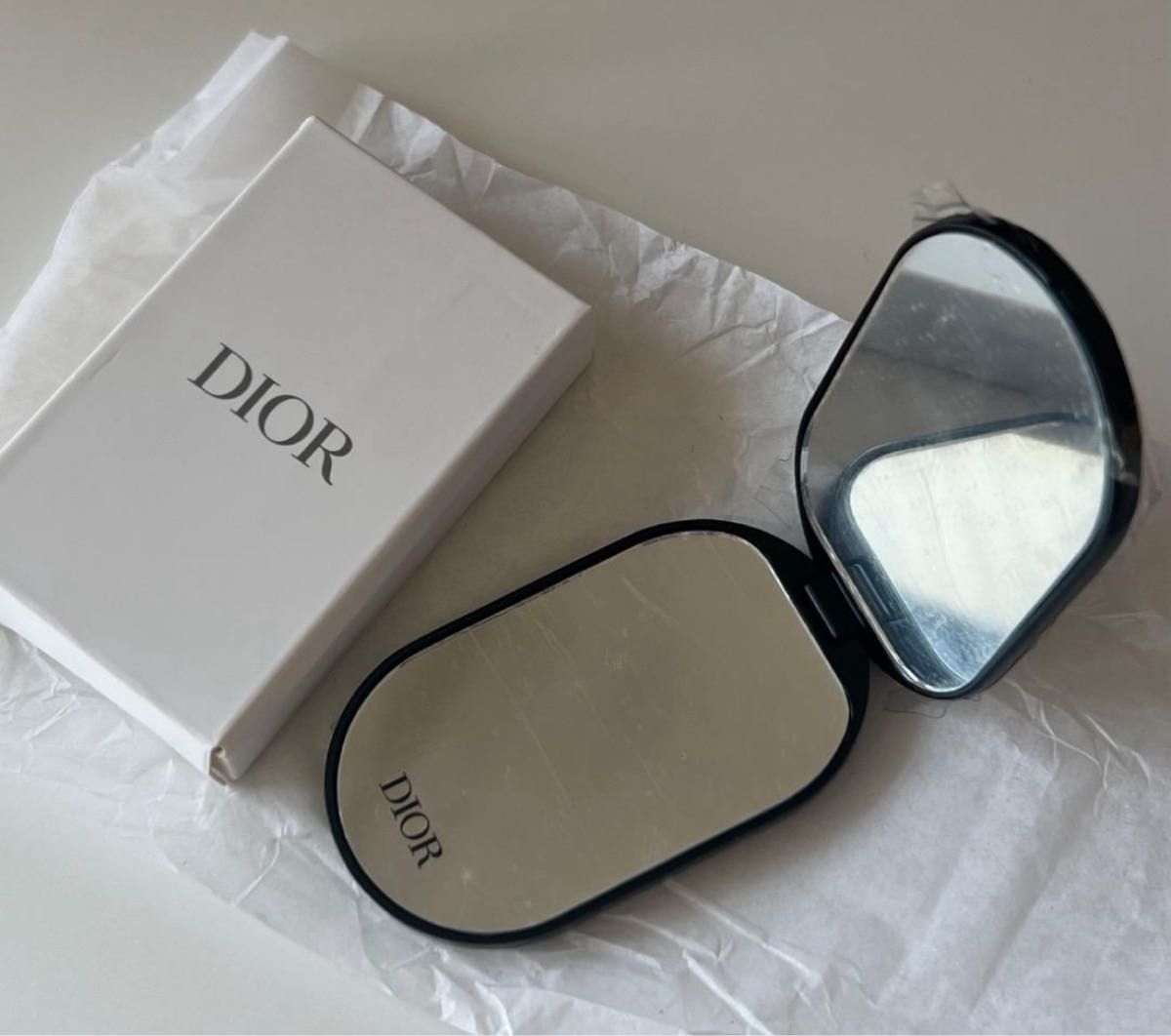 新品 Dior ディオール ミラースマホスタンド ノベルティ粘着式