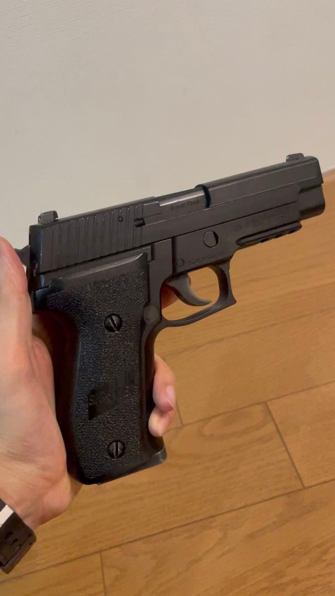 東京マルイSIG SAUER P226 ガスガン ホルスター マガジン2個付き