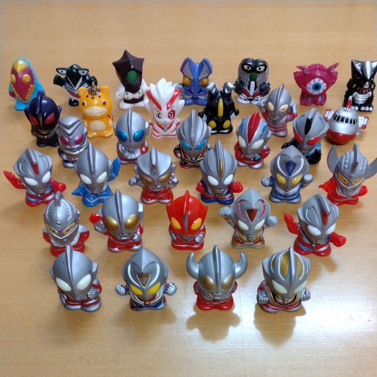 ウルトラマン 怪獣 指人形 ソフビ フィギュア 33個セット｜Yahoo