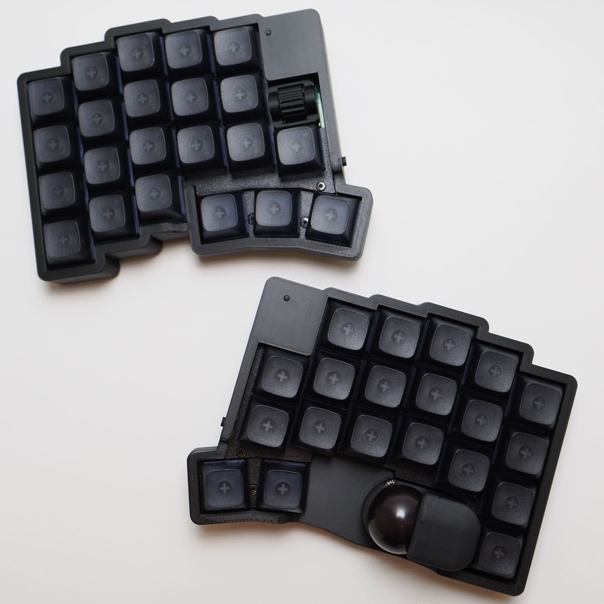 即納】左右分割式トラックボール付きワイヤレスキーボード【roBa