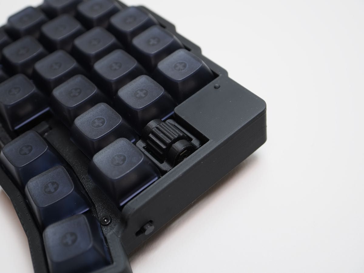 即納】左右分割式トラックボール付きワイヤレスキーボード【roBa