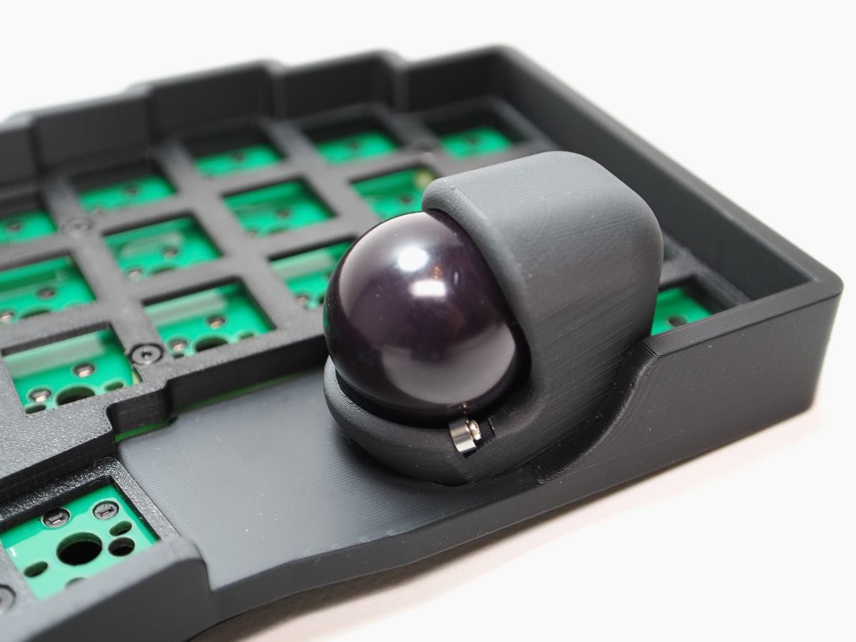 即納】左右分割式トラックボール付きワイヤレスキーボード【roBa