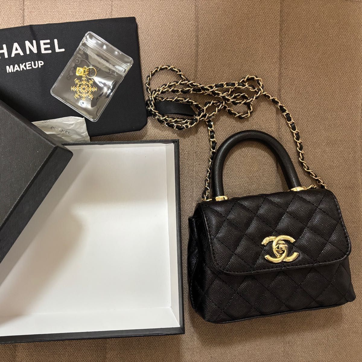 シャネル ショルダーバッグ ノベルティ VIP｜Yahoo!フリマ（旧PayPay