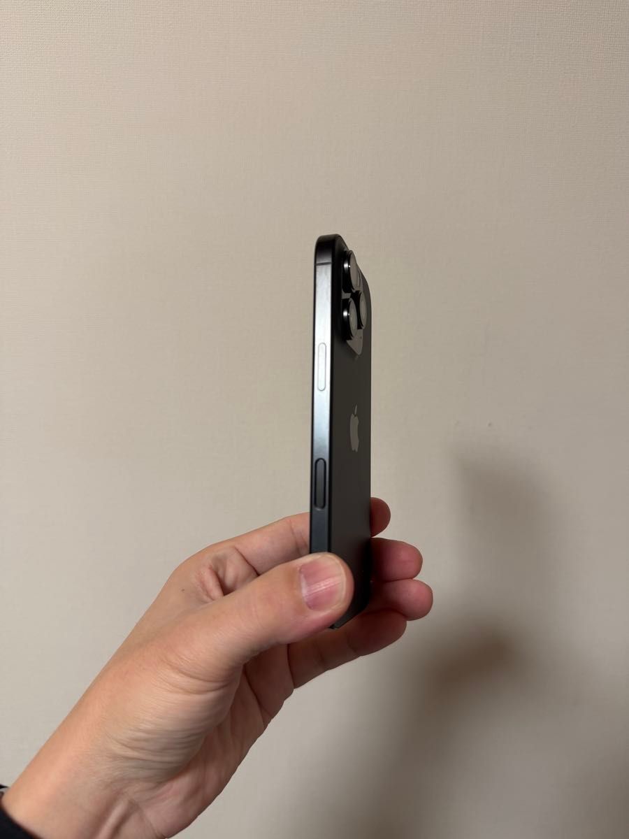 バッテリー100% iPhone 16 Pro ブラックチタニウム｜Yahoo!フリマ（旧