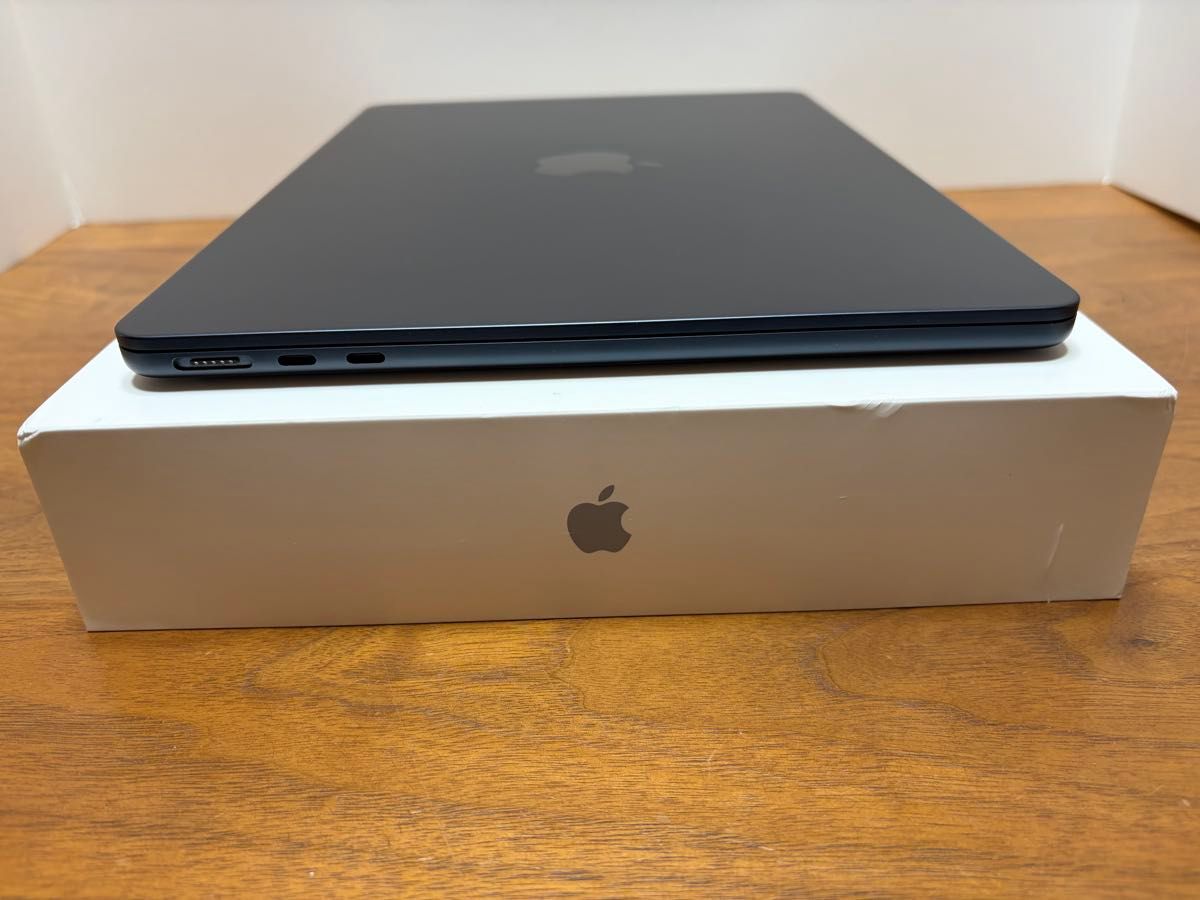 美品 MacBook Air 2022 M2チップ USキー ミッドナイト｜Yahoo!フリマ