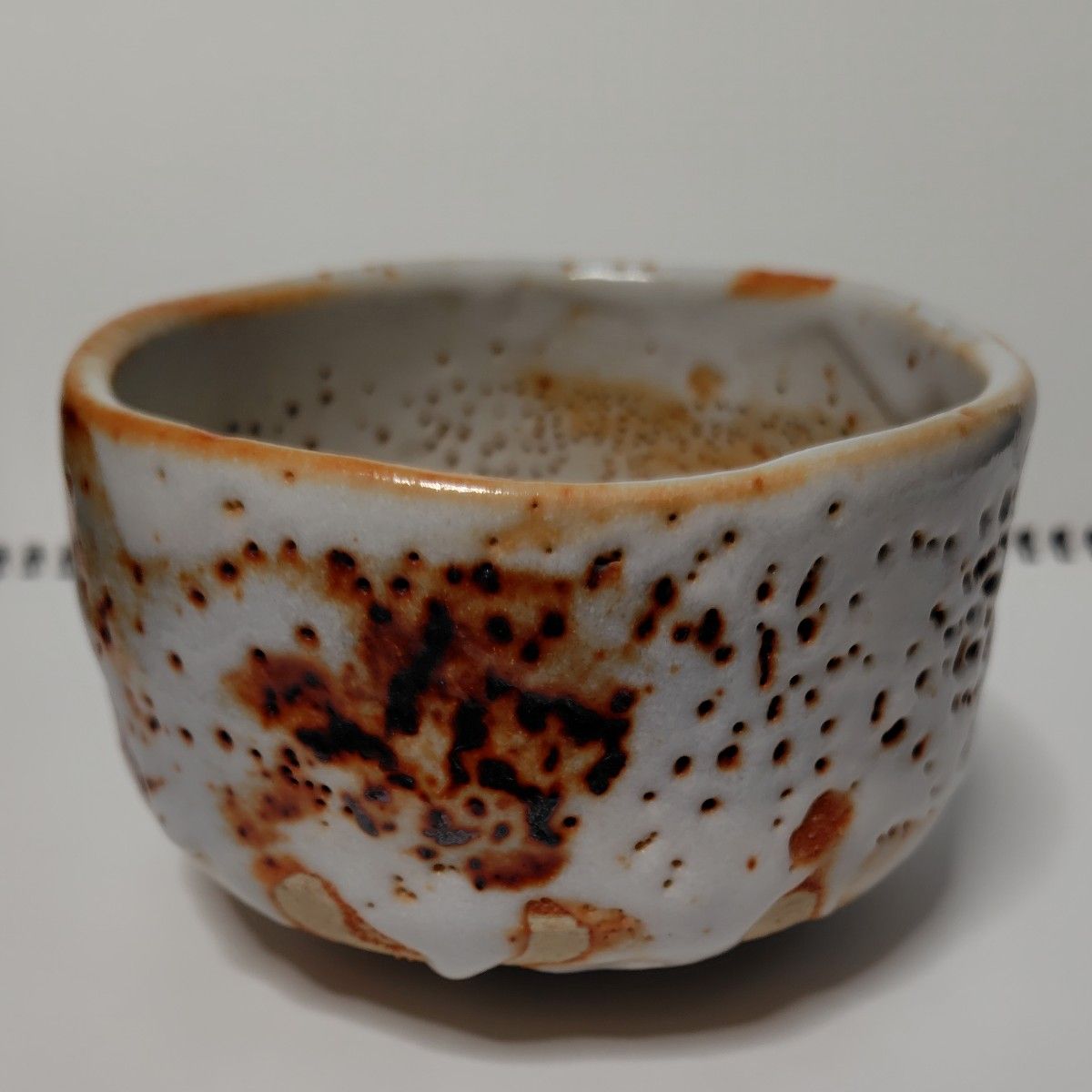 貴重 【人間国宝 加藤孝造】優美な侘び寂び 志野茶碗 美濃焼 共箱