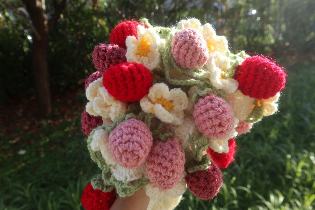 月3名限定】イチゴモチーフ ブーケブランケット 花束ブランケット