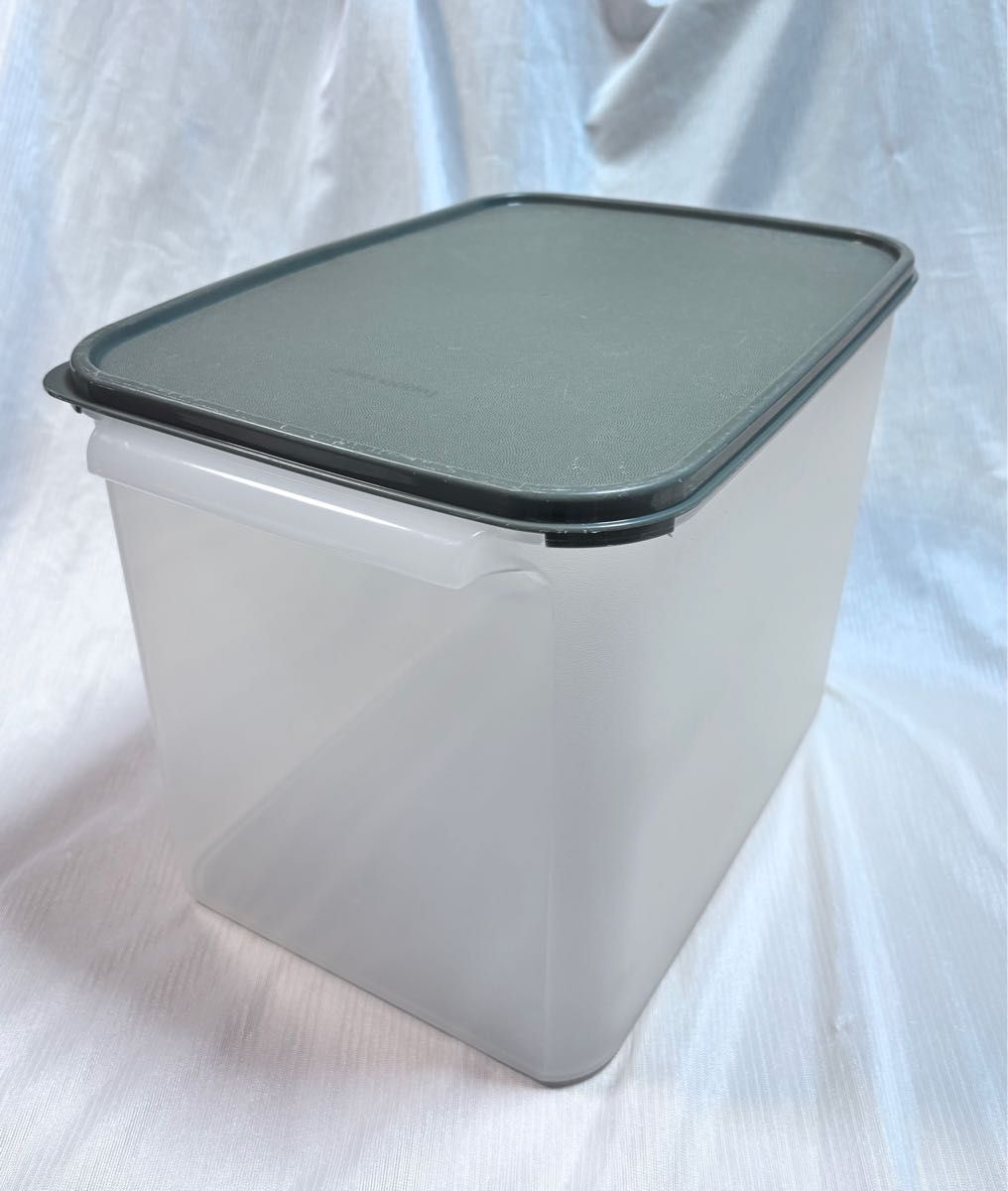 Tupperware タッパーウェア 12リットルキーパー 米びつ ライスキーパー