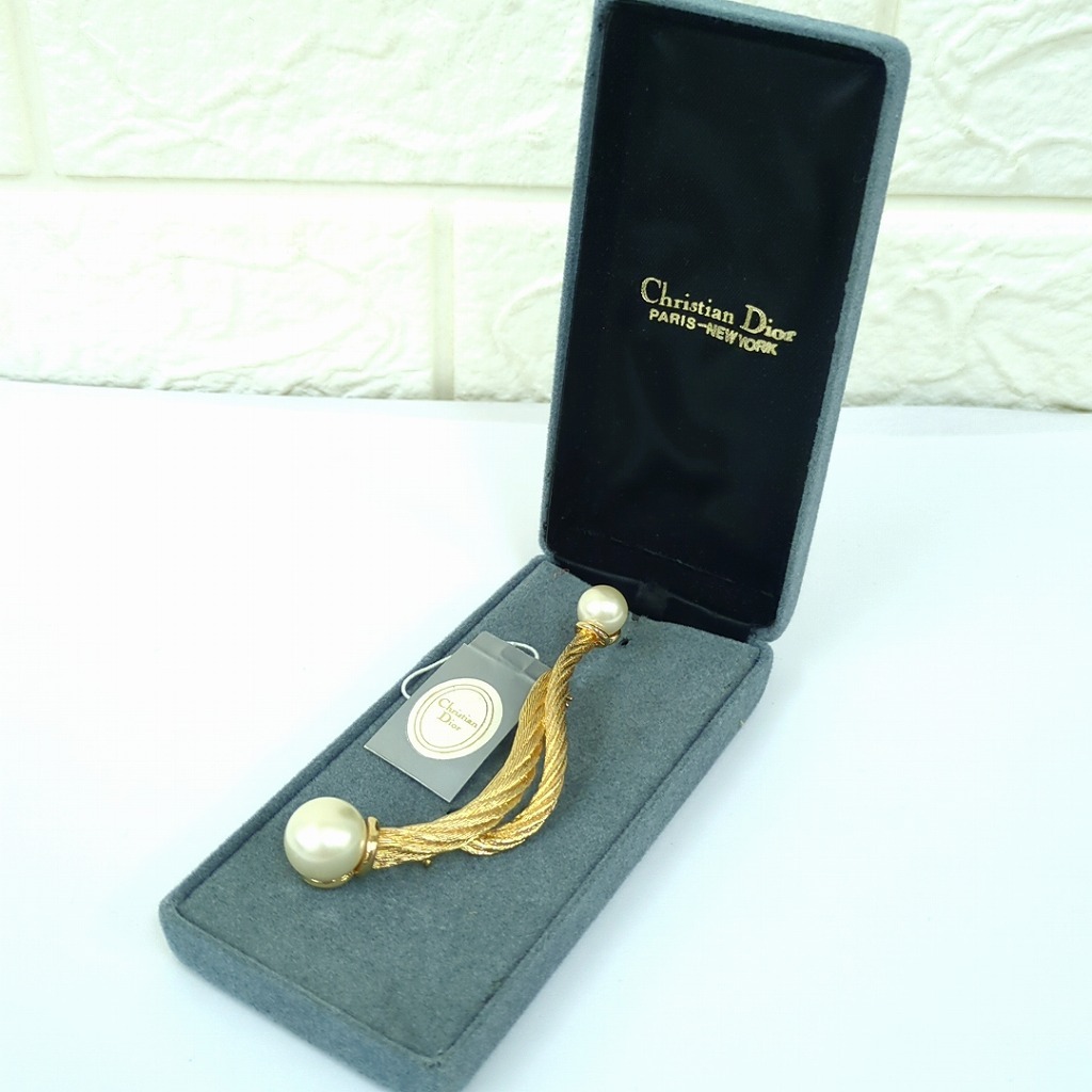 クリスチャンディーオル フェイクパール ブローチ ゴールドカラー Dior