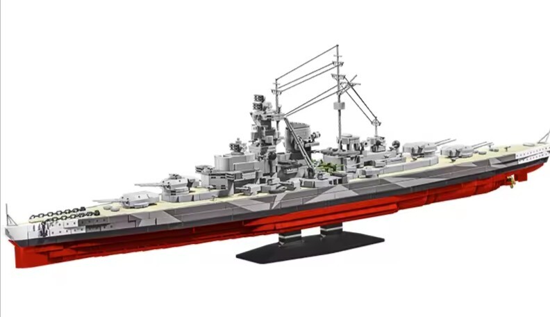 新品・未組立】ドイツ海軍 戦艦ティルピッツ 1/300 ブロックセット