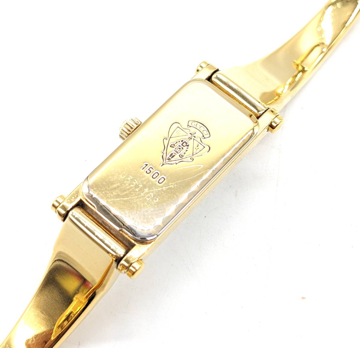 □GUCCI グッチ 1500 シェル文字盤 バングルウォッチ ゴールド カラー