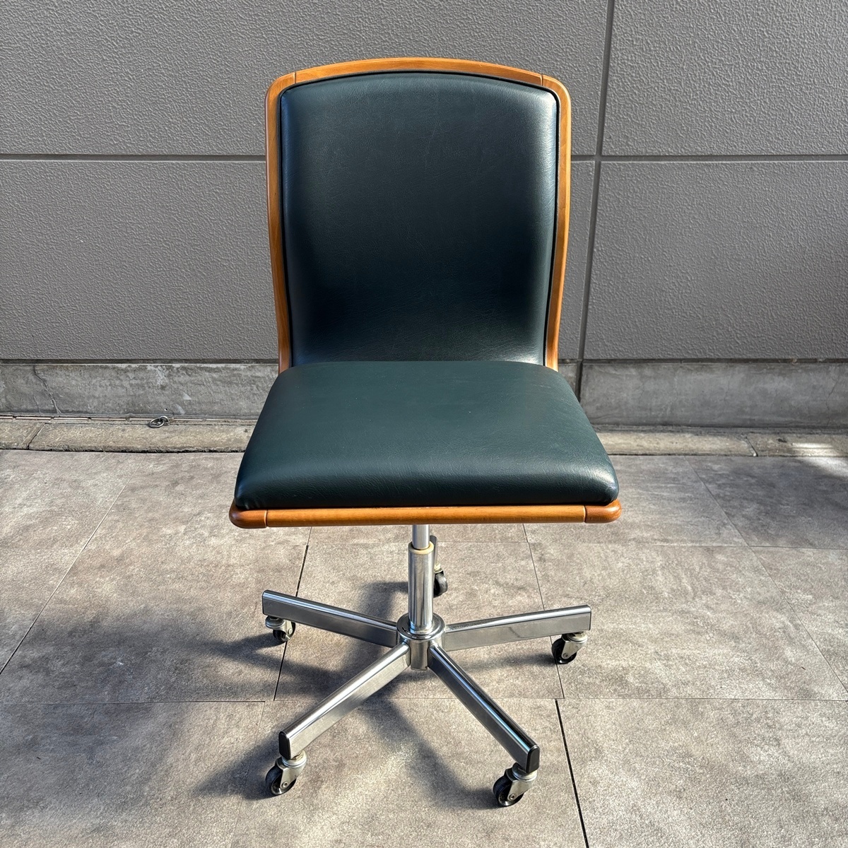 福岡T】karimoku カリモク デスクチェア キャスター付き回転椅子 昇降