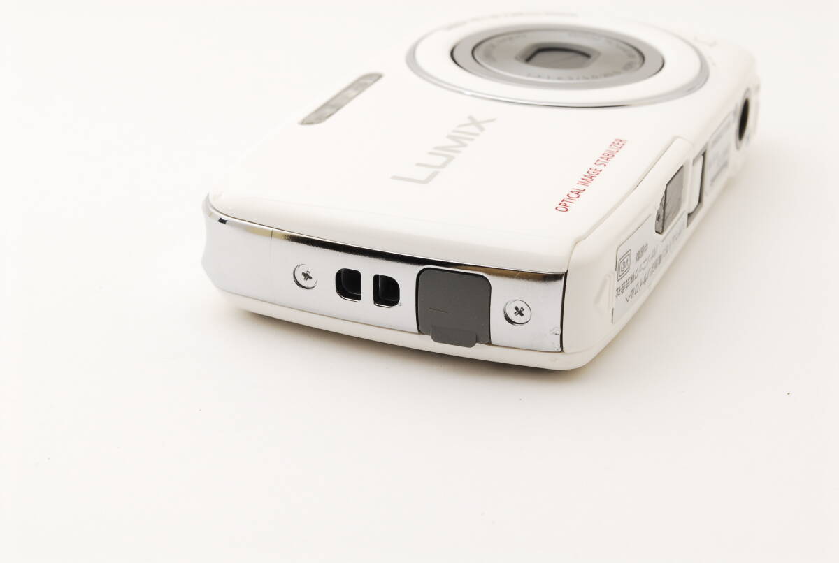 美品】Panasonic LUMIX DMC-S1 ホワイト パナソニックのコンパクト