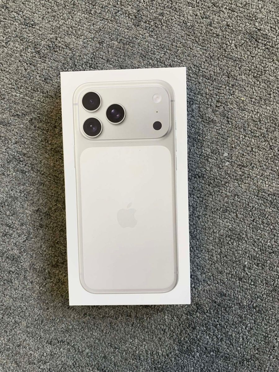 新品未開封・アップルストア正規品・iPhone 17 Pro Max 512GB シルバー